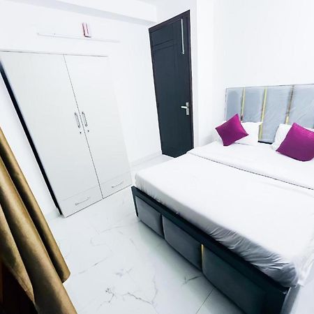 Hotel 24By7 Nowe Delhi Zewnętrze zdjęcie