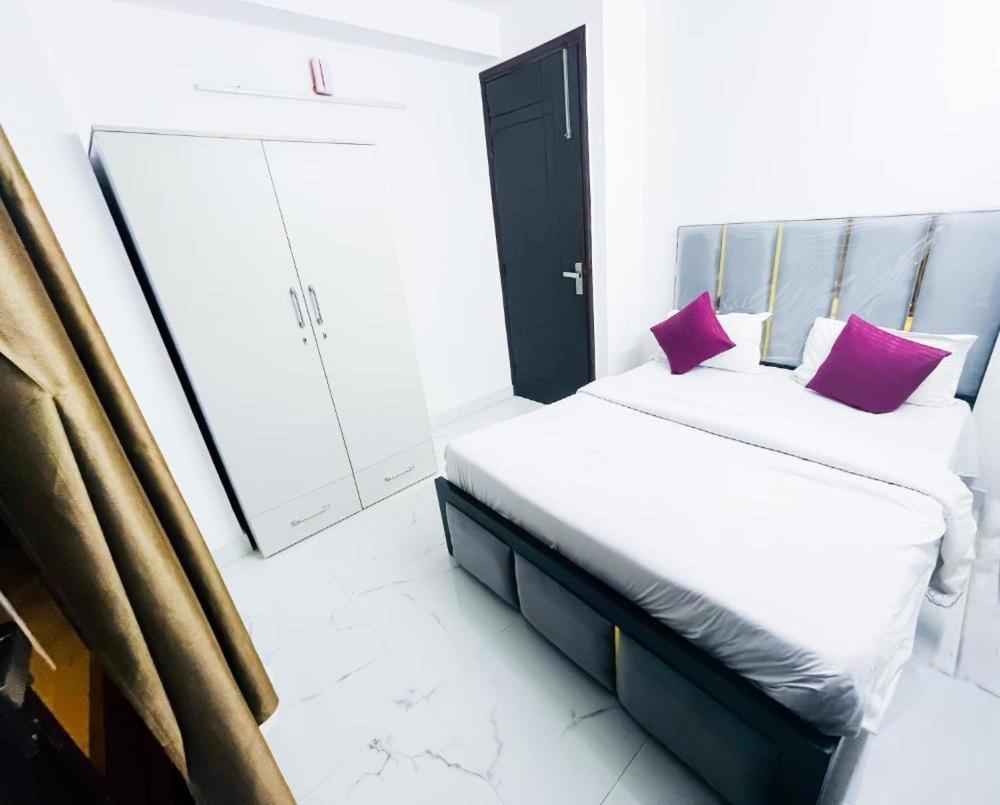 Hotel 24By7 Nowe Delhi Zewnętrze zdjęcie