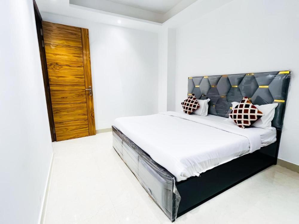 Hotel 24By7 Nowe Delhi Zewnętrze zdjęcie